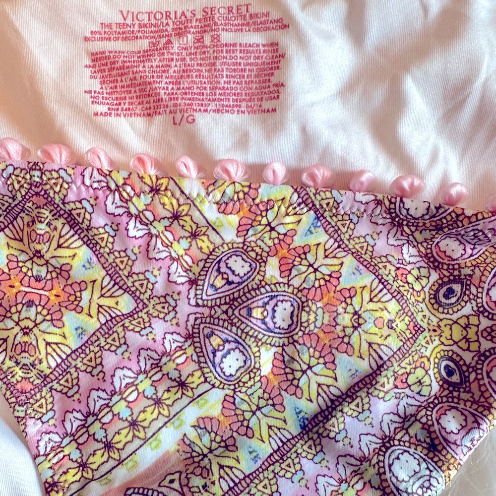 NEW• Victoria’s Secret Bohemian Pastel Paisley Cheeky Ruched Bikini• L - Picture 3 of 16